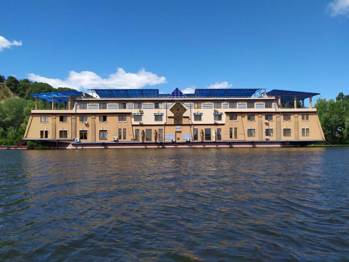 фараон Hotel