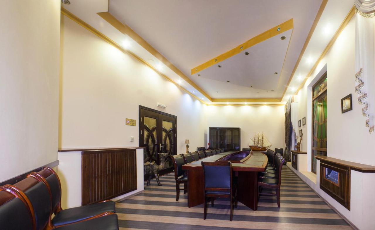 фараон 4* קייב